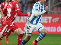 开云体育下载-一场高水平足球比赛上演，球员们技术精湛表现的简单介绍