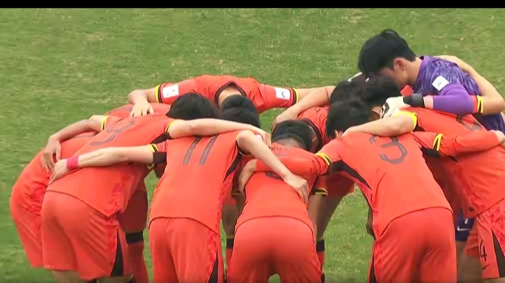 足球场上的精彩对决为观众带来无穷乐趣