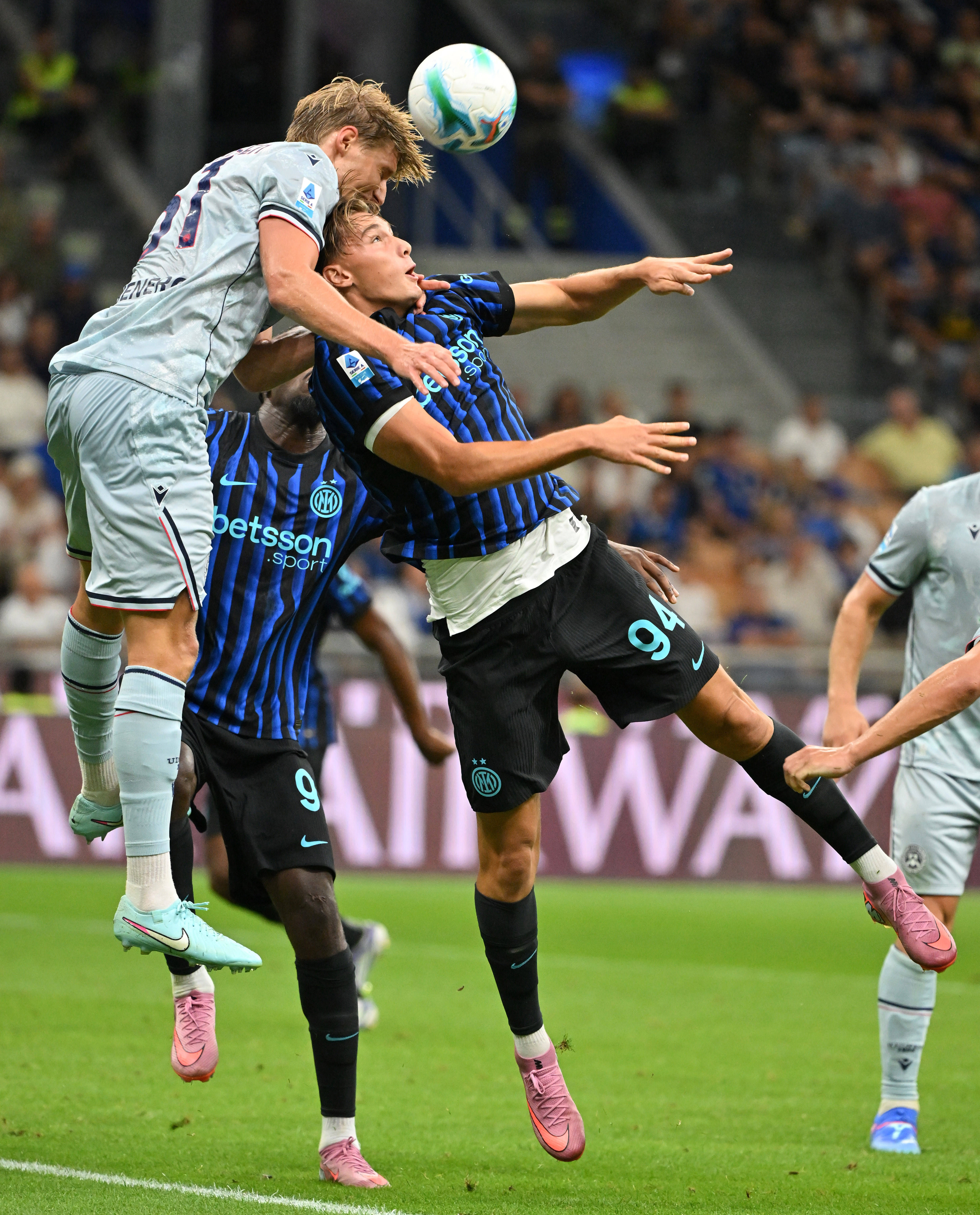 意甲劲旅夺魁，意大利足球震撼全球的简单介绍