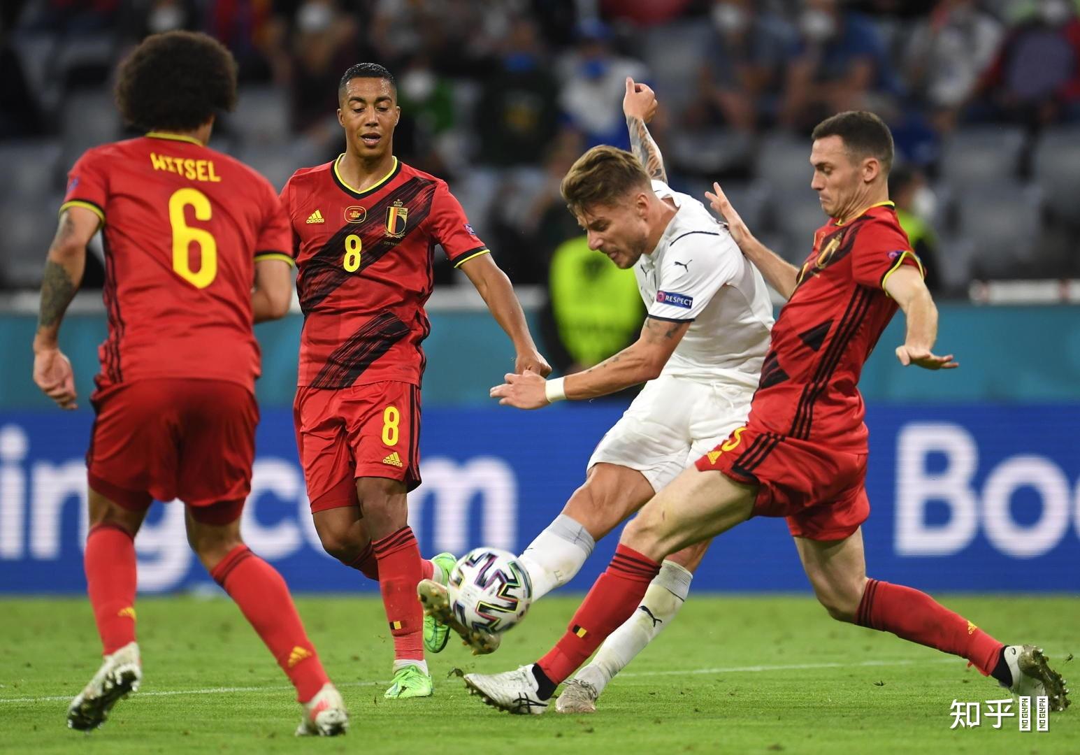 关于阿尔及利亚队击败对手，晋级欧洲杯八强的信息