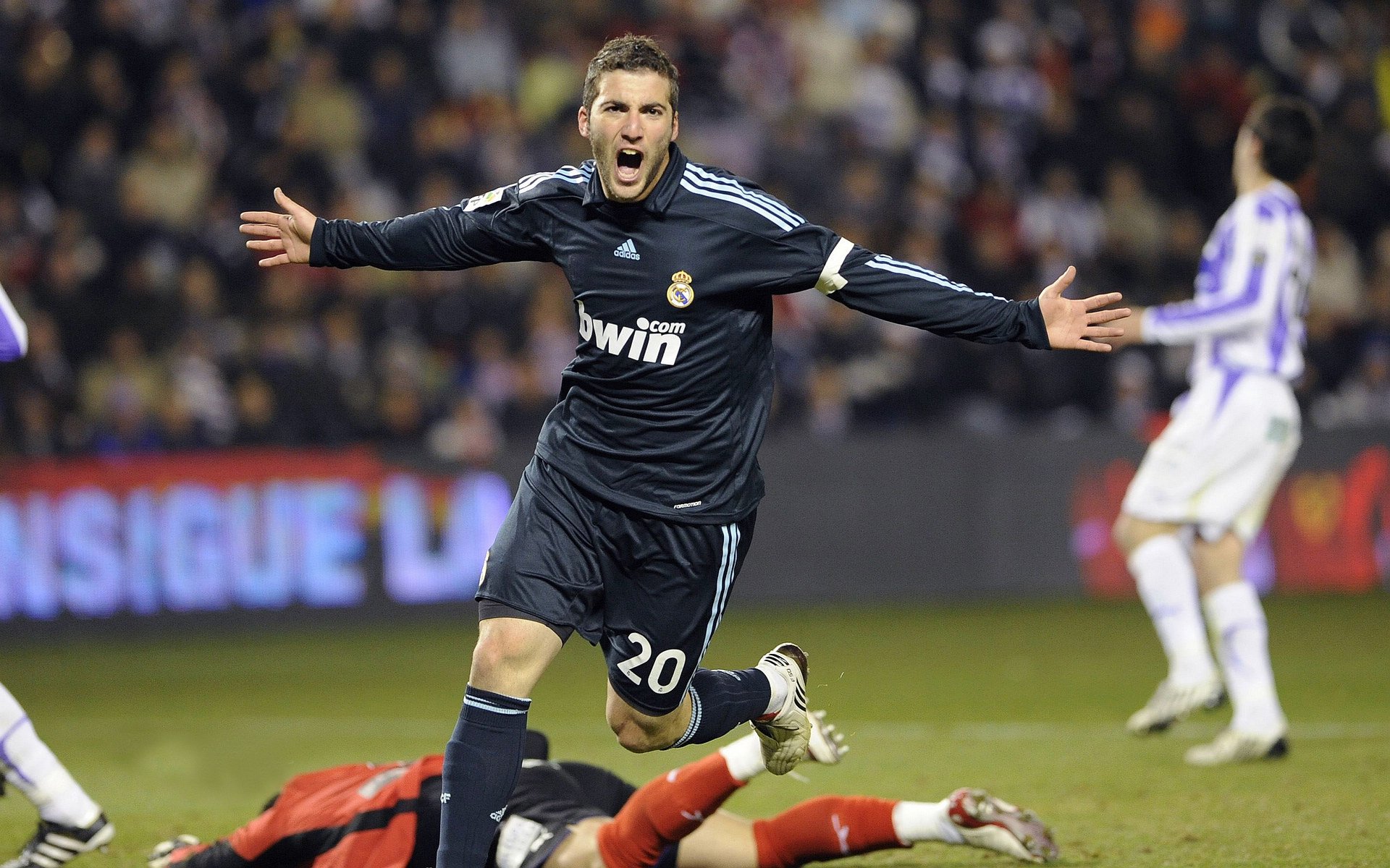 格纳布里北欧风暴席卷安联！挪威防线在他面前形同虚设