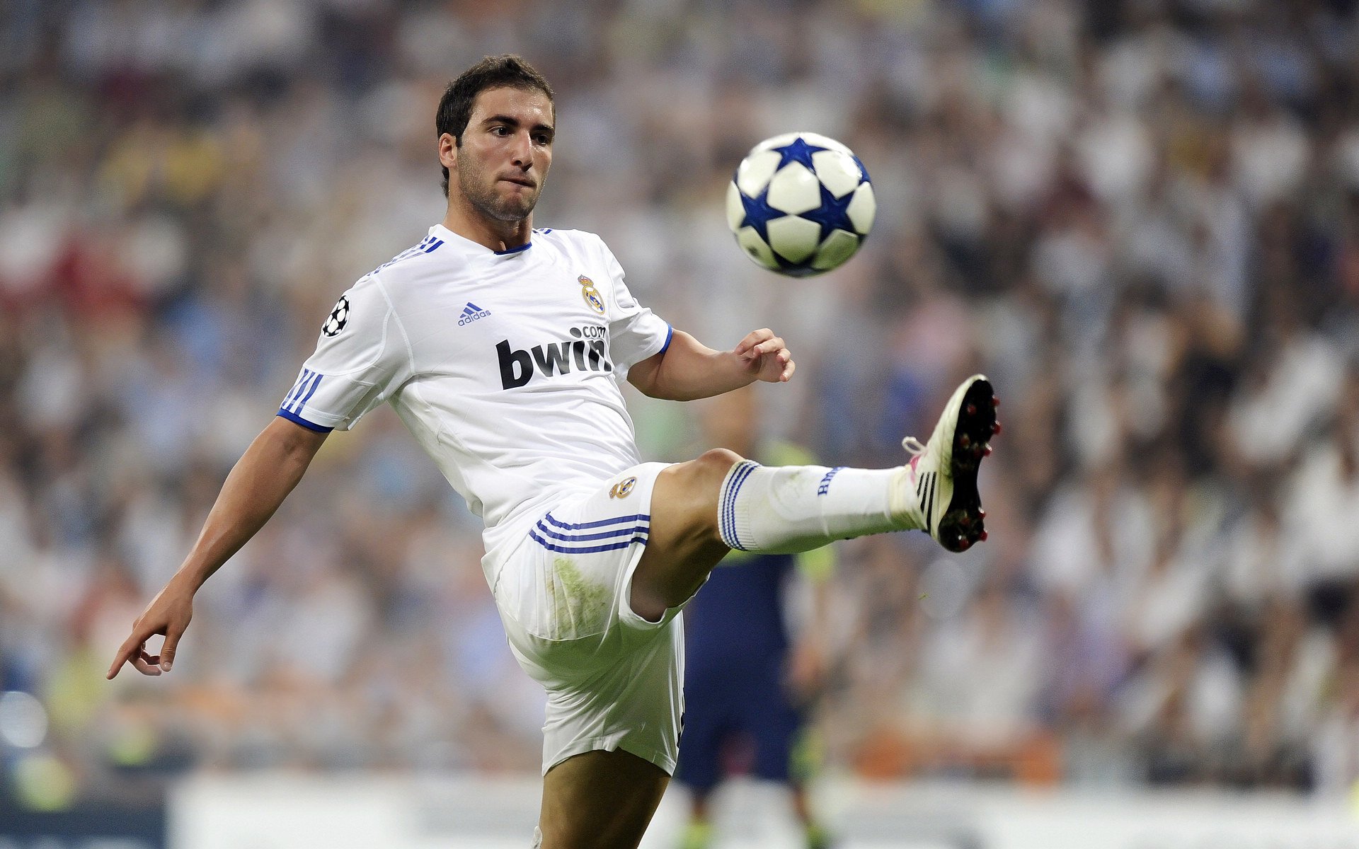 瑞士火力压制曼联，哈弗茨关键制胜，一场战术与意志的较量