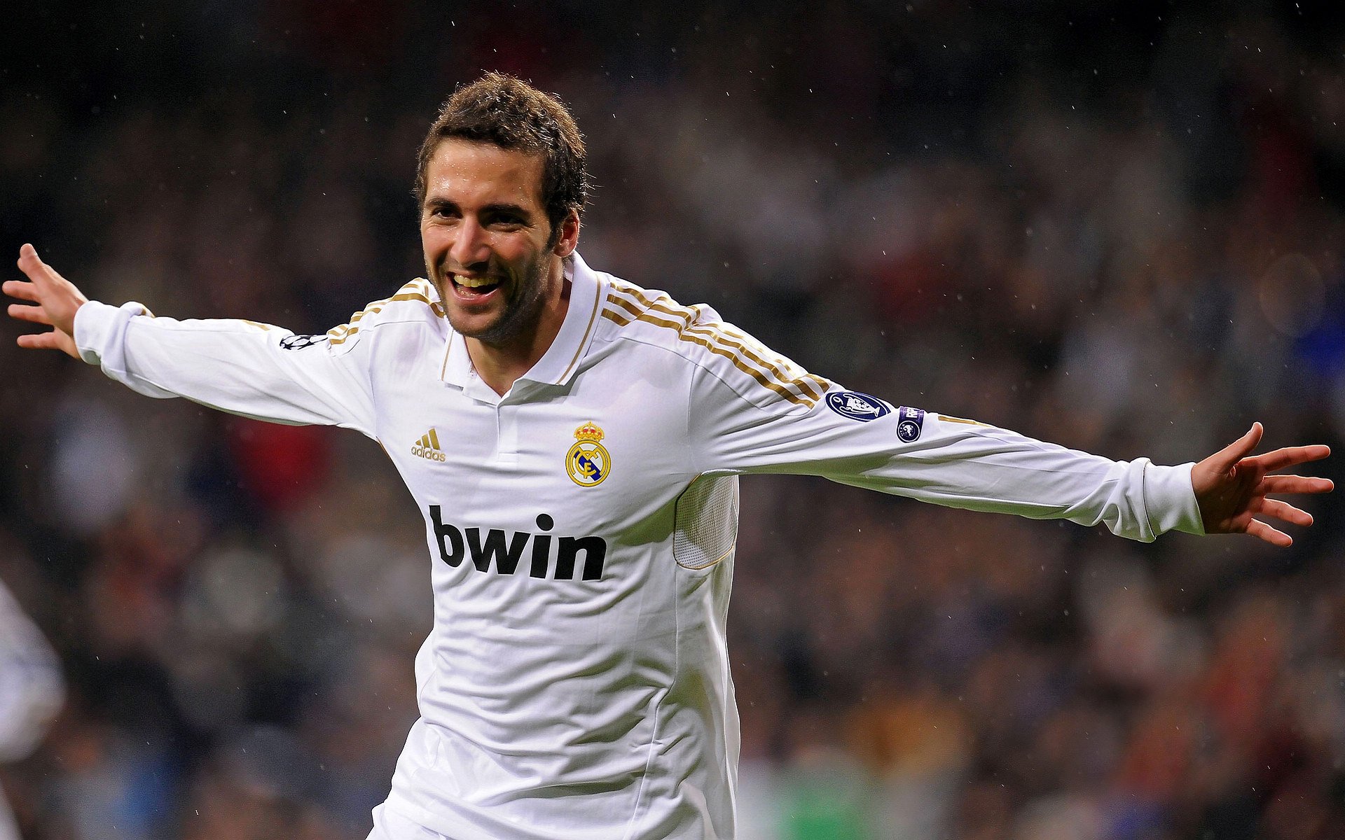 萨内爆发点燃那不勒斯，意式闪电战一波带走巴黎圣日耳曼