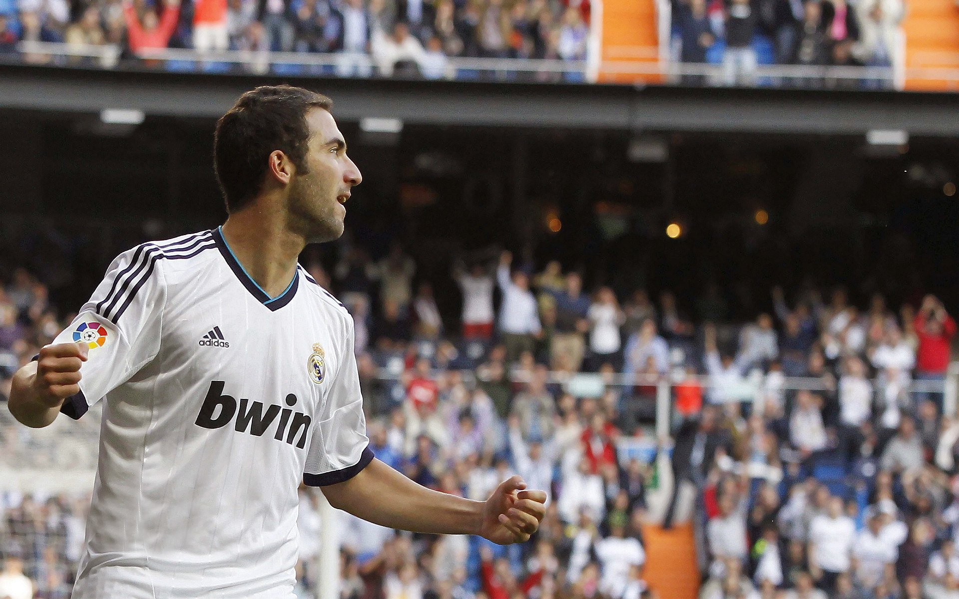 冰与火之歌，湖人险胜吉林，利拉德关键制胜诠释何为唯一