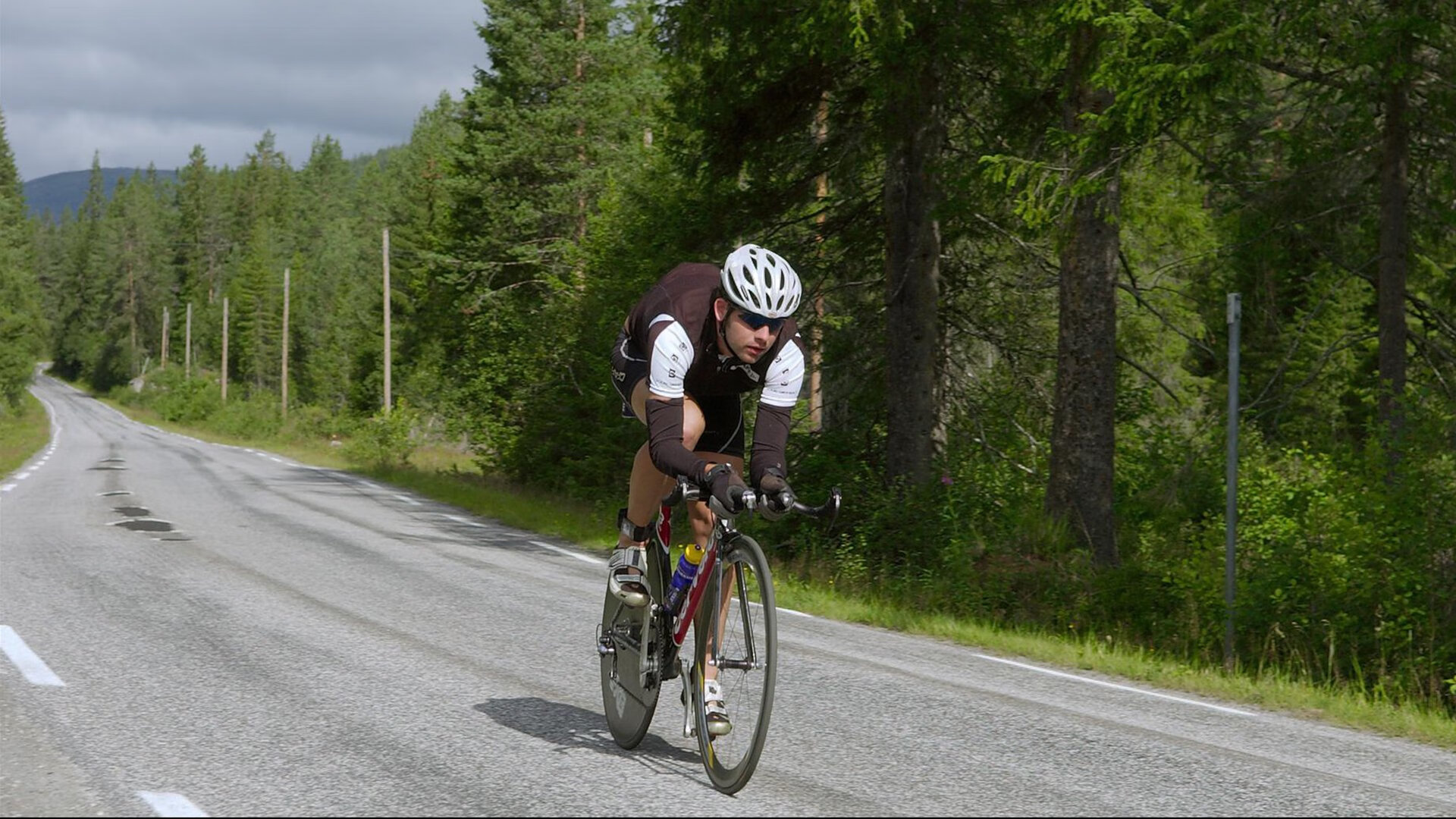 逆袭的序曲,红牛二队惊天逆转,汉密尔顿的孤独统治